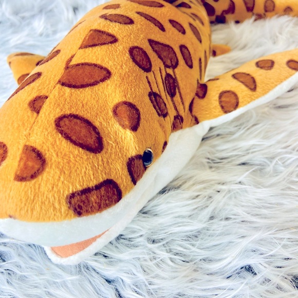 Hand Puppet Shark - Picture 6 of 13